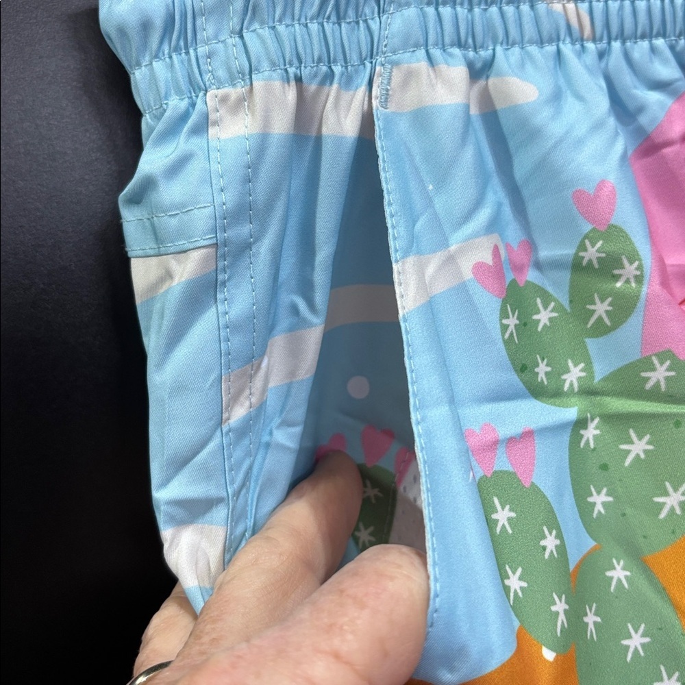 Looney Tumes Embroidered character trunks elastic/drawcord,mesh lined,pockets - Picture 2 of 11